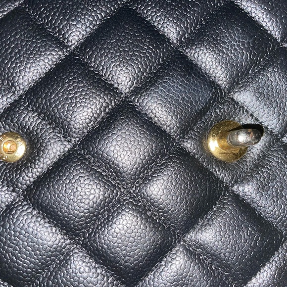 CHANEL Maxi Double Flap Quilted Black Caviar - Picture 7 of 16